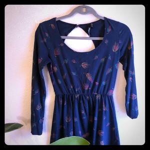 **Sold**O’Neill feather used mini